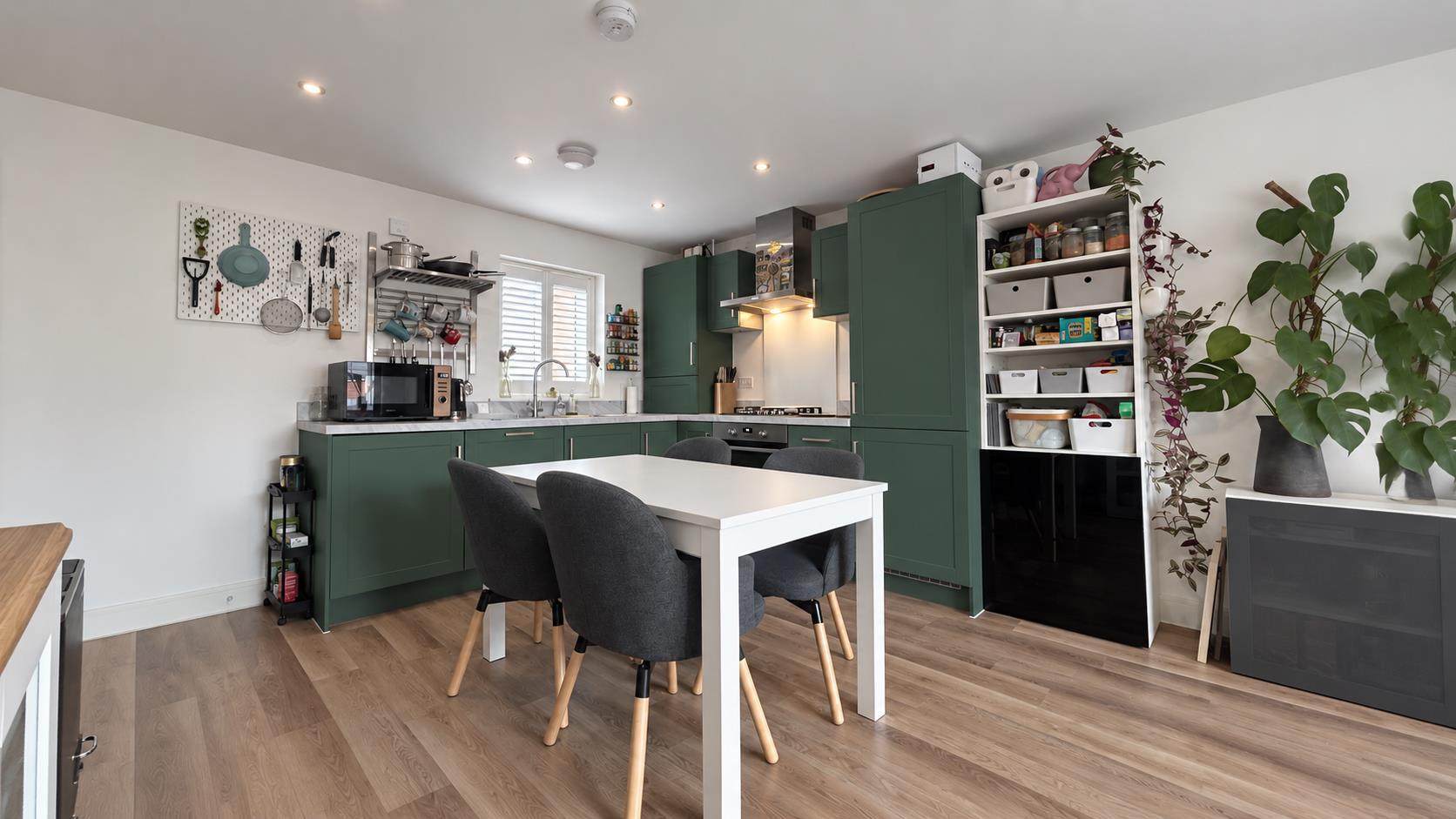 2 bed property in Santa Cruz Avenue, Milton Keynes